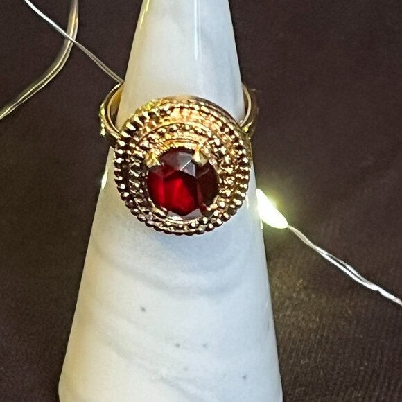 Vintage Sarah Coventry Ruby Red Cocktail Ring – ©SARAH Hallmark – Adjustable - Picture 2 of 10